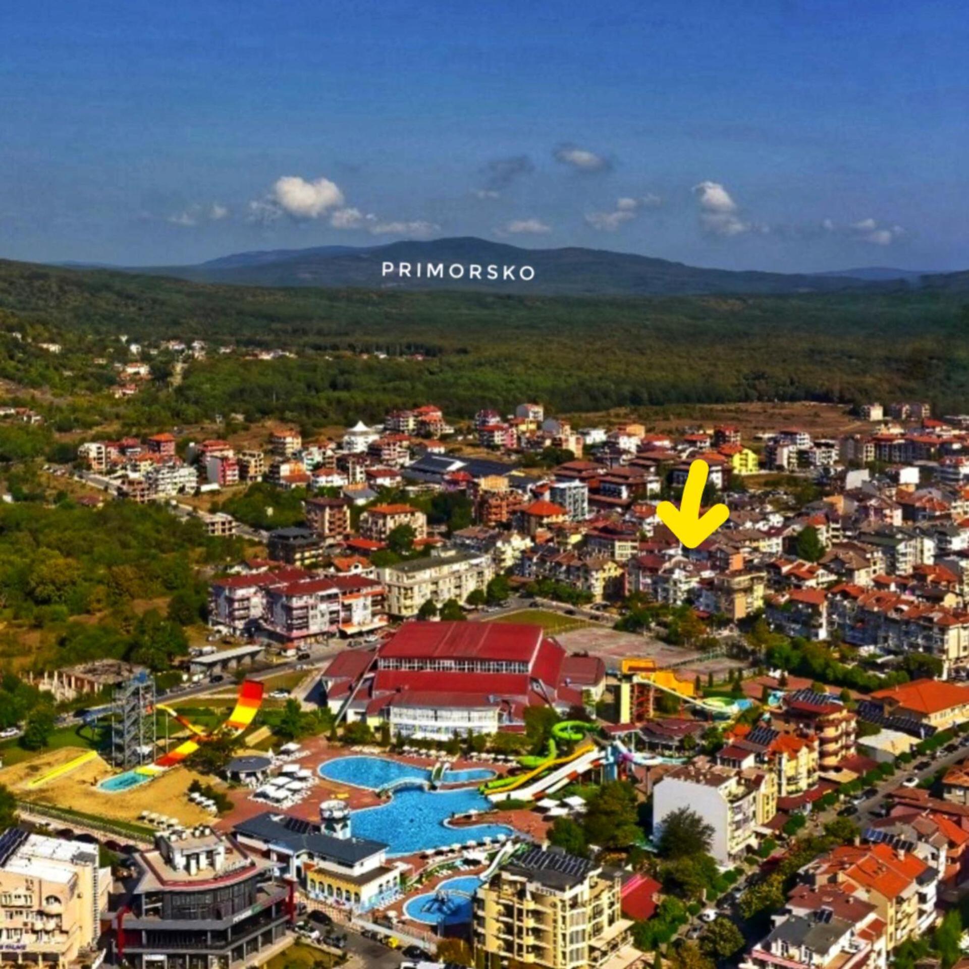 Family Hotel Bohemi II Primorsko Exteriör bild